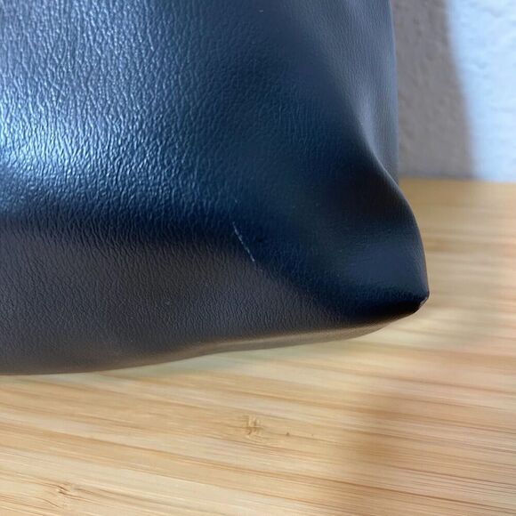 Laura Bee Designs Messenger Crossbody Bag Handmade in Seattle Black Red Dot - Picture 5 of 8